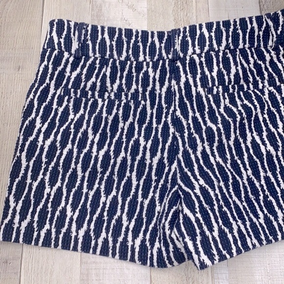 Ann Taylor LOFT the Riviera short size 8 - Picture 7 of 10